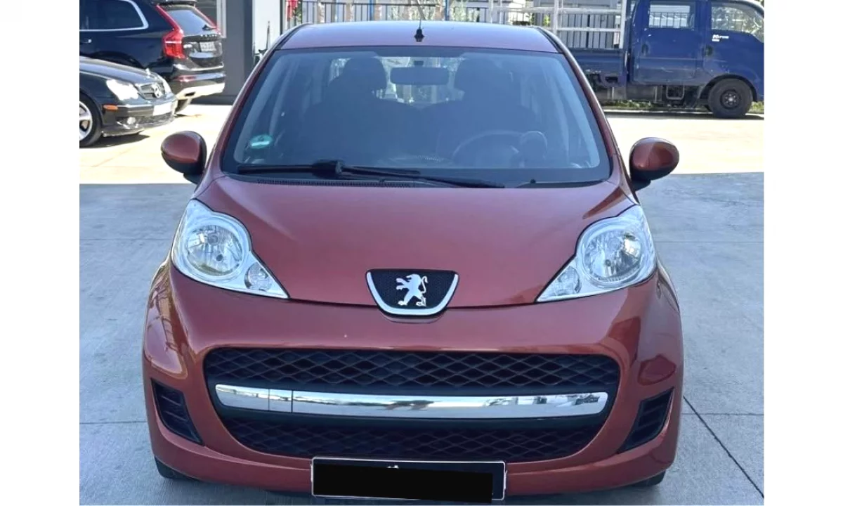 Makina ne shitje ne Tirane, Peugeot, 2009 gasoline-gas,Kambio Manual Pagesa 2,700  Euro.