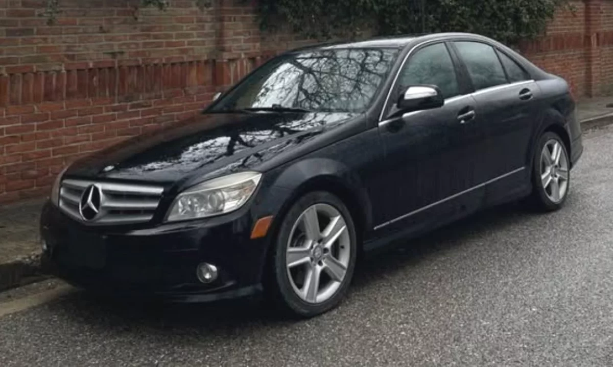 Makina ne shitje ne Tirane, Mercedes-Benz, 2009 Benzine,Kambio Automatik Pagesa 5,500  Euro.