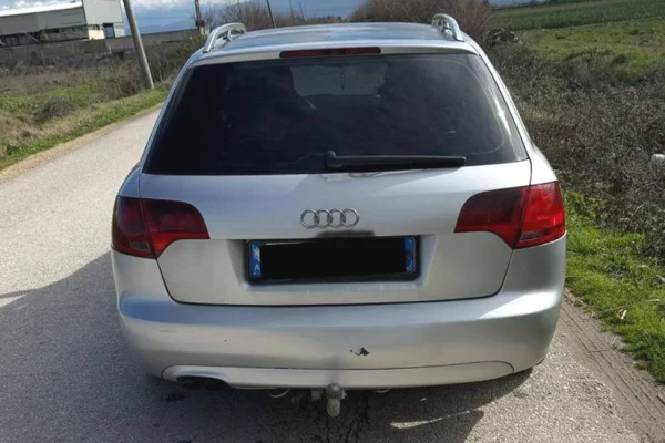Makina ne shitje ne Tirane - 3,500 Euro