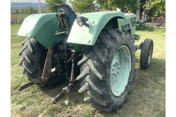 Makina ne shitje ne Prizren - 4,500 Euro