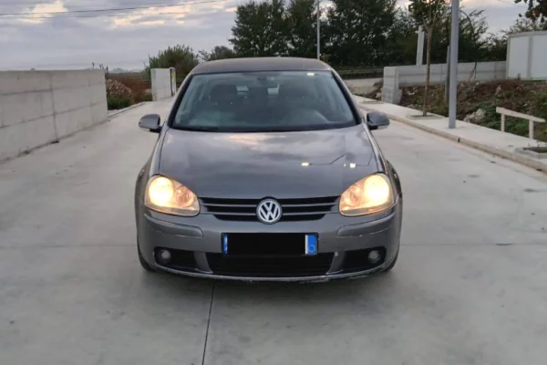 Makina ne shitje ne Durres - 4,300 Euro