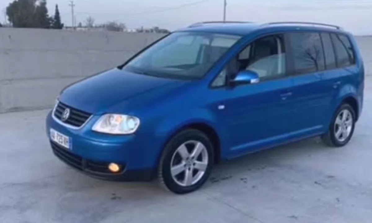 Makina ne shitje ne Tirane, Volkswagen, 2006 Diesel,Kambio Automatik Pagesa 4,300  Euro.