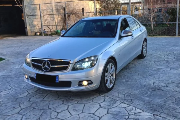 Makina ne shitje ne Durres - 5,700 Euro