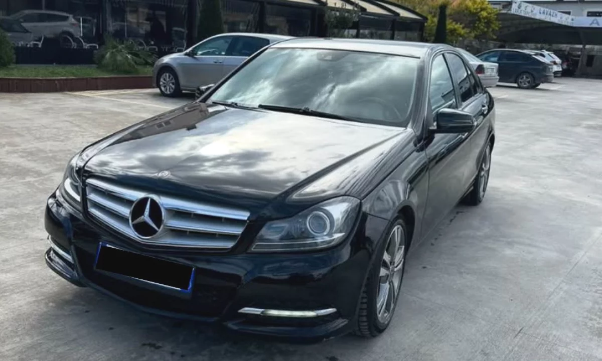 Cars for sale in Tirana, Mercedes-Benz, 2012 Diesel,Kambio Automatik Payment 9,000  Euro.