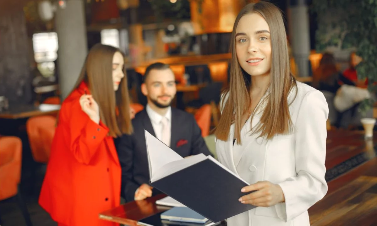 Offerte di lavoro a Tirana, Profession Hostes , Principiante/Poca esperienza, Pagamento Trattabile.