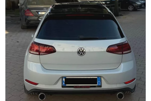 Makina ne shitje ne Tirane - 18,000 Euro