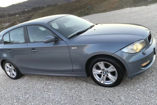 Makina ne shitje ne Tirane - 3,700 Euro