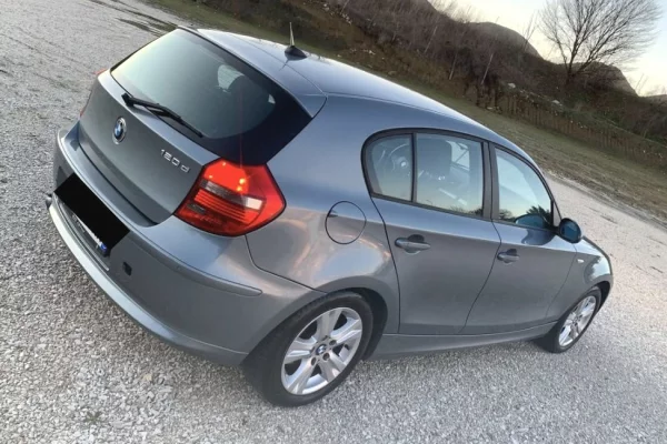 Makina ne shitje ne Tirane - 3,700 Euro