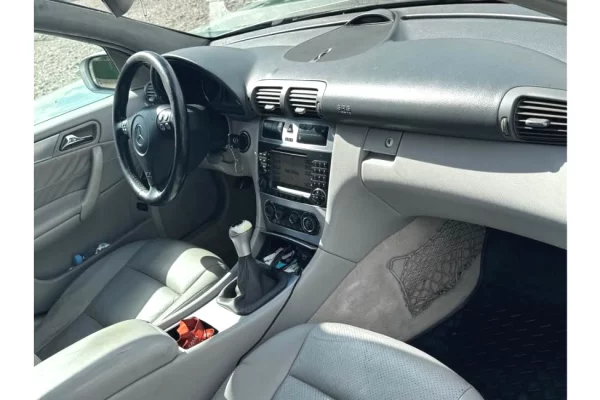 Makina ne shitje ne Tirane - 3,700 Euro