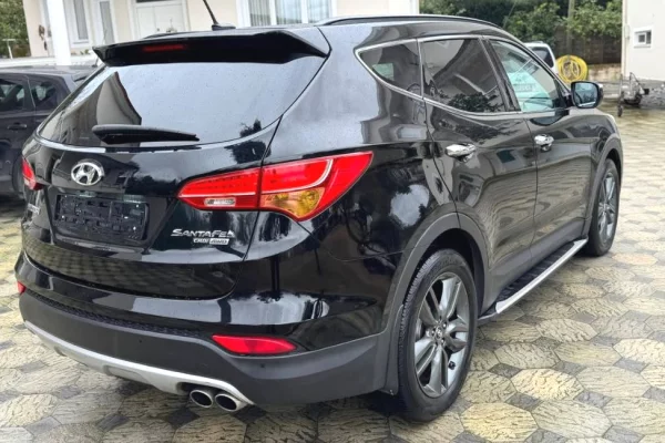 Makina ne shitje ne Tirane - 9,800 Euro