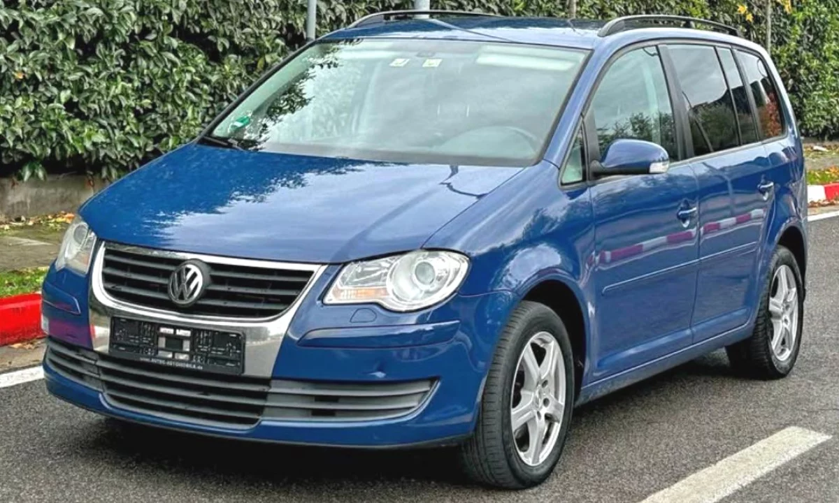 Makina ne shitje ne Tirane, Volkswagen, 2008 Diesel,Kambio Automatik Pagesa 4,300  Euro.