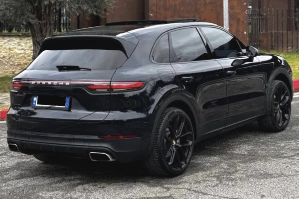 Makina ne shitje ne Tirane - 38,999 Euro