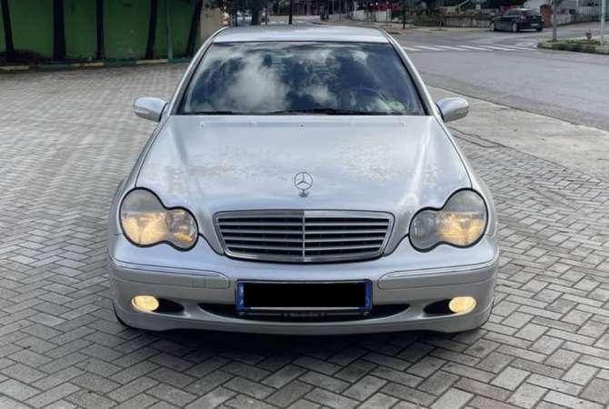 Cars for sale in Tirana - 2,500 Euro
