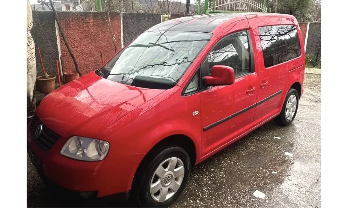 Makina ne shitje ne Tirane, Volkswagen, 2008 gasoline-gas,Kambio Manual Pagesa 5,000  Euro.