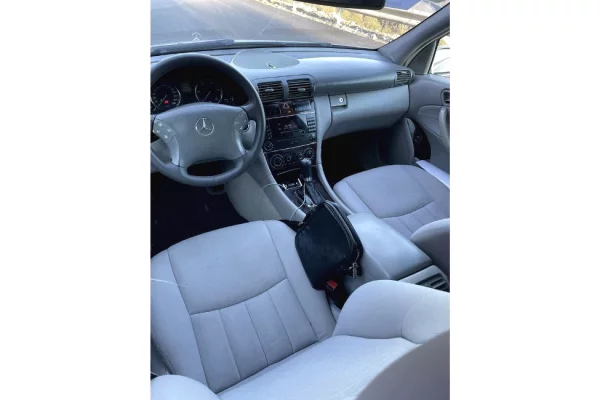 Makina ne shitje ne Tirane - 3,700 Euro