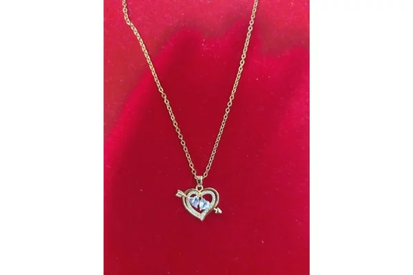 Veshje dhe Aksesor per te Rritur ne Peje - 15 Euro