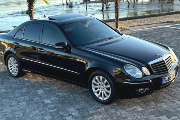 Makina ne shitje ne Tirane - 6,400 Euro