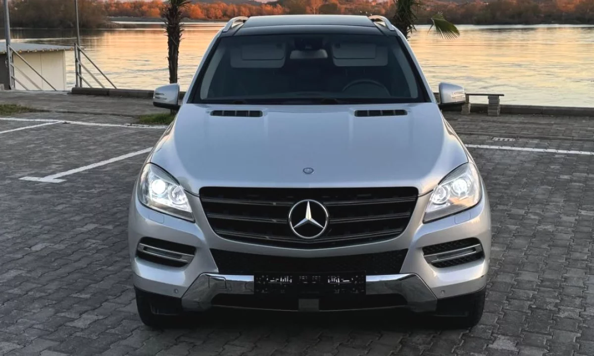 Makina ne shitje ne Tirane, Mercedes-Benz, 2013 Diesel,Kambio Automatik Pagesa 13,500  Euro.