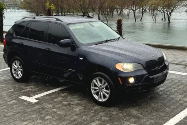 Makina ne shitje ne Tirane - 7,500 Euro