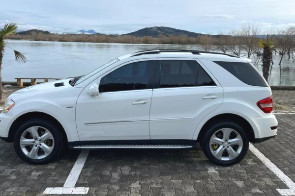 Auto in Vendita a Tirana, Mercedes-Benz, 2011 Diesel,Kambio Automatik Pagamento 9,500  Euro.