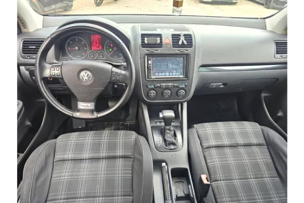 Makina ne shitje ne Tirane, Volkswagen, 2007 Diesel,Kambio Automatik Pagesa 3,900  Euro.