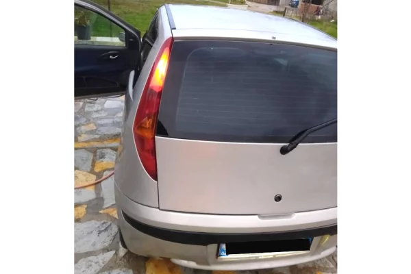 Makina ne shitje ne Tirane, Fiat, 2002 Diesel,Kambio Manual Pagesa 1,200  Euro.