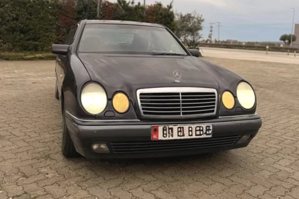 Makina ne shitje ne Tirane - 1,500 Euro