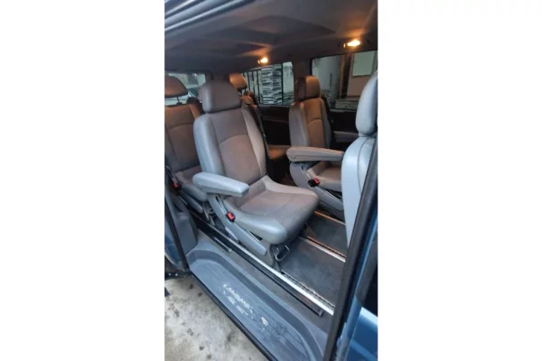 Makina ne shitje ne Tirane, Mercedes-Benz, 2007 Diesel,Kambio Automatik Pagesa 7,500  Euro.