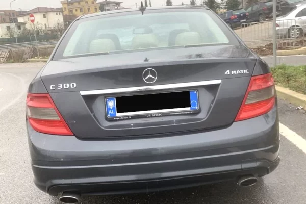 Cars for sale in Tirana, Mercedes-Benz, 2010 Benzine,Kambio Automatik Payment 5,200  Euro.