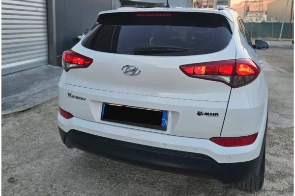 Auto in Vendita a Tirana, Hyundai, 2015 Diesel,Kambio Automatik Pagamento 9,500  Euro.