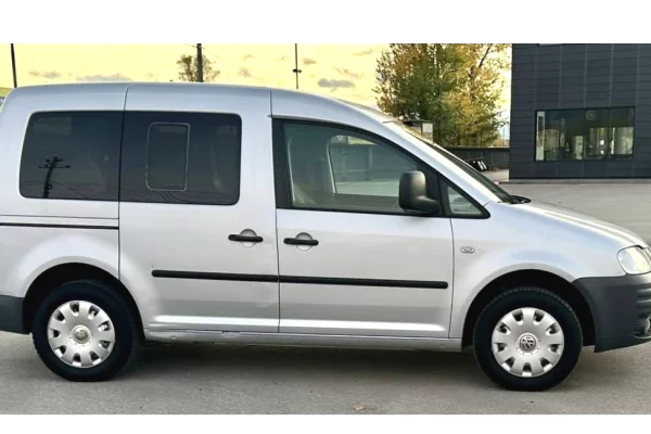 Cars for sale in Tirana, Volkswagen, 2006 Diesel,Kambio Automatik Payment 3,800  Euro.