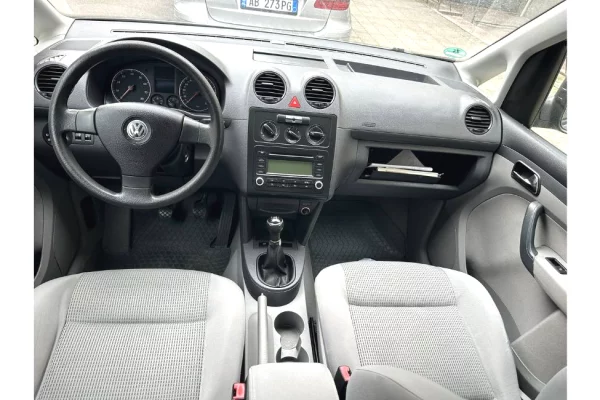 Cars for sale in Tirana, Volkswagen, 2006 Diesel,Kambio Automatik Payment 3,800  Euro.