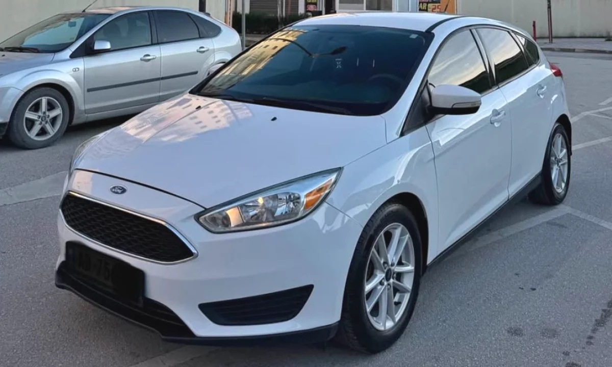 Auto in Vendita a Fier, Ford, 2016 Benzine,Kambio Automatik Pagamento 6,300  Euro.