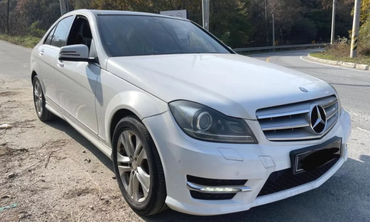Auto in Vendita a Tirana, Mercedes-Benz, 2013 Diesel,Kambio Automatik Pagamento 6,700  Euro.
