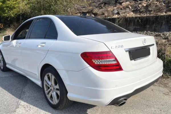 Auto in Vendita a Tirana, Mercedes-Benz, 2013 Diesel,Kambio Automatik Pagamento 6,700  Euro.