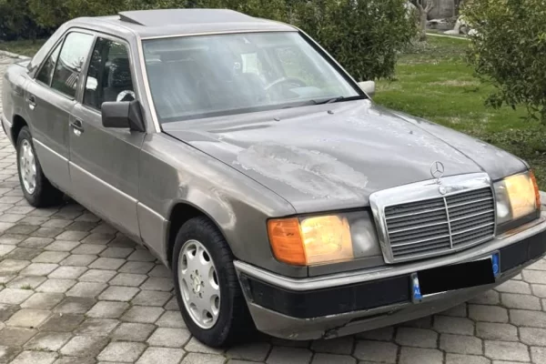  Okazion i Veçantë – Mercedes-Benz W124 200 Naftë Manual