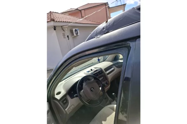 Makina ne shitje ne Tirane - 1,800 Euro