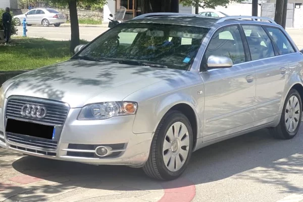 Makina ne shitje ne Tirane - 3,800 Euro