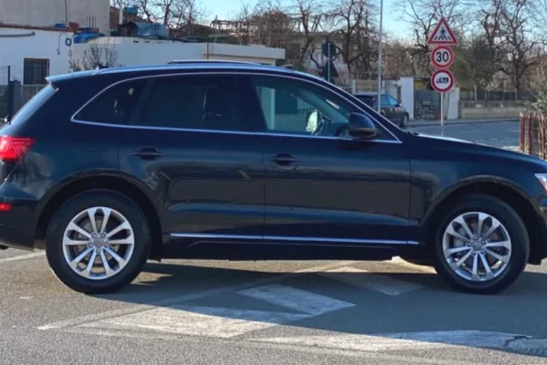 Makina ne shitje ne Tirane - 8,300 Euro