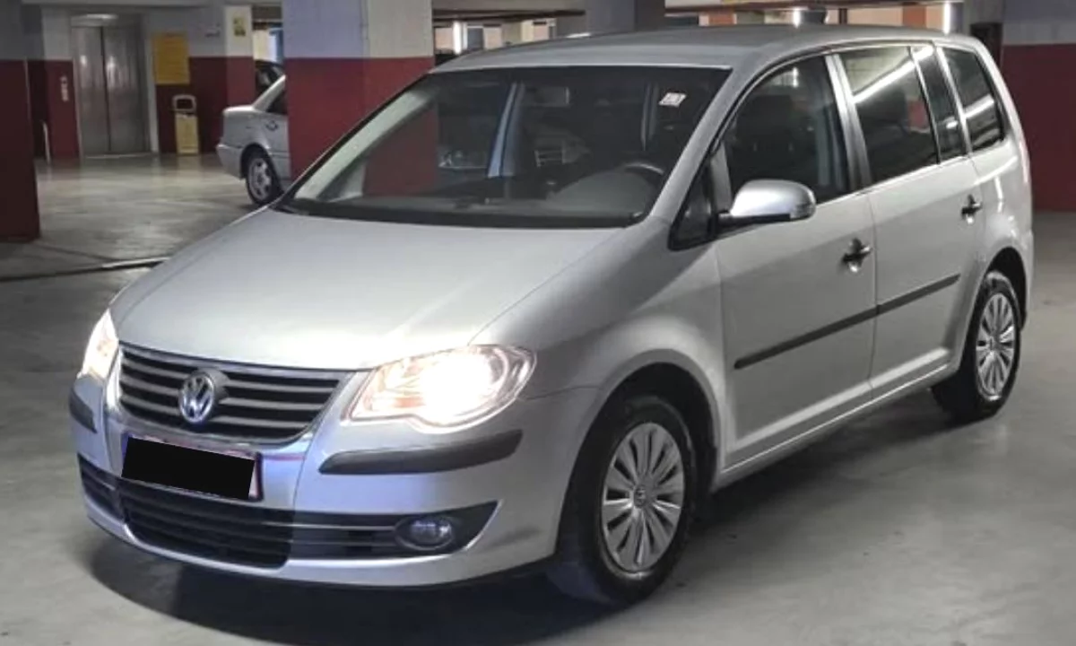 Makina ne shitje ne Tirane, Volkswagen, 2007 Benzine,Kambio Automatik Pagesa 4,400  Euro.