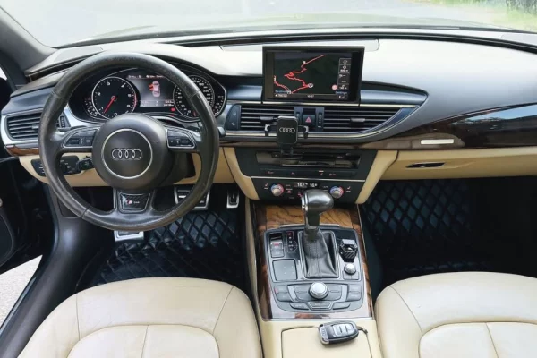 Makina ne shitje ne Tirane - 13,300 Euro