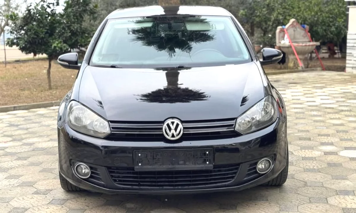 Makina ne shitje ne Tirane, Volkswagen, 2010 Diesel,Kambio Automatik Pagesa 6,400  Euro.