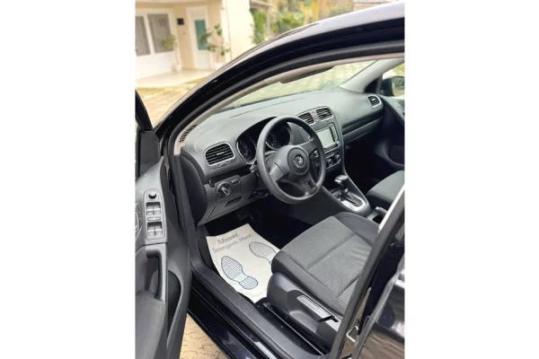 Makina ne shitje ne Tirane - 6,400 Euro