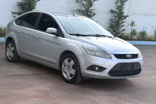 Makina ne shitje ne Tirane - 2,600 Euro