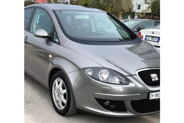 Makina ne shitje ne Fier - 3,000 Euro