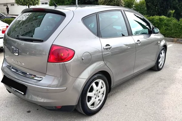 Makina ne shitje ne Fier - 3,000 Euro