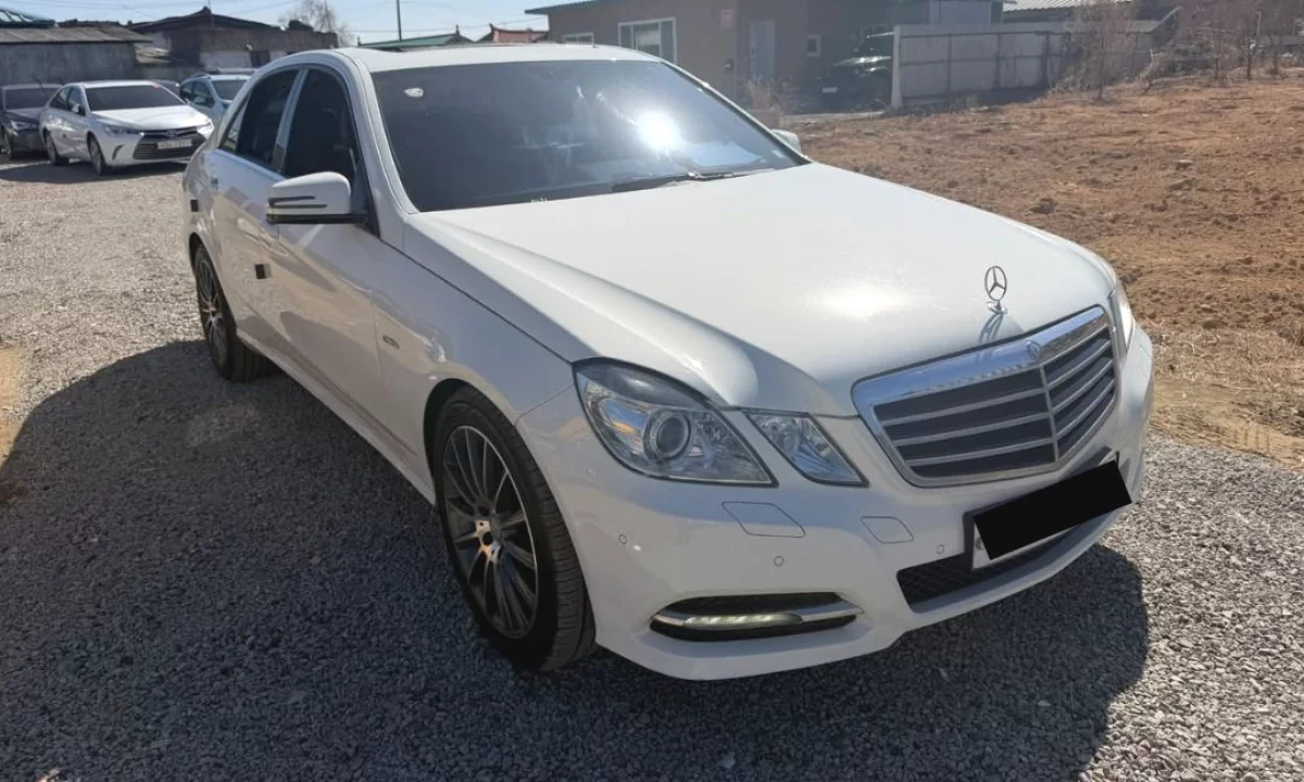 Makina ne shitje ne Tirane, Mercedes-Benz, 2011 Diesel,Kambio Automatik Pagesa 5,900  Euro.