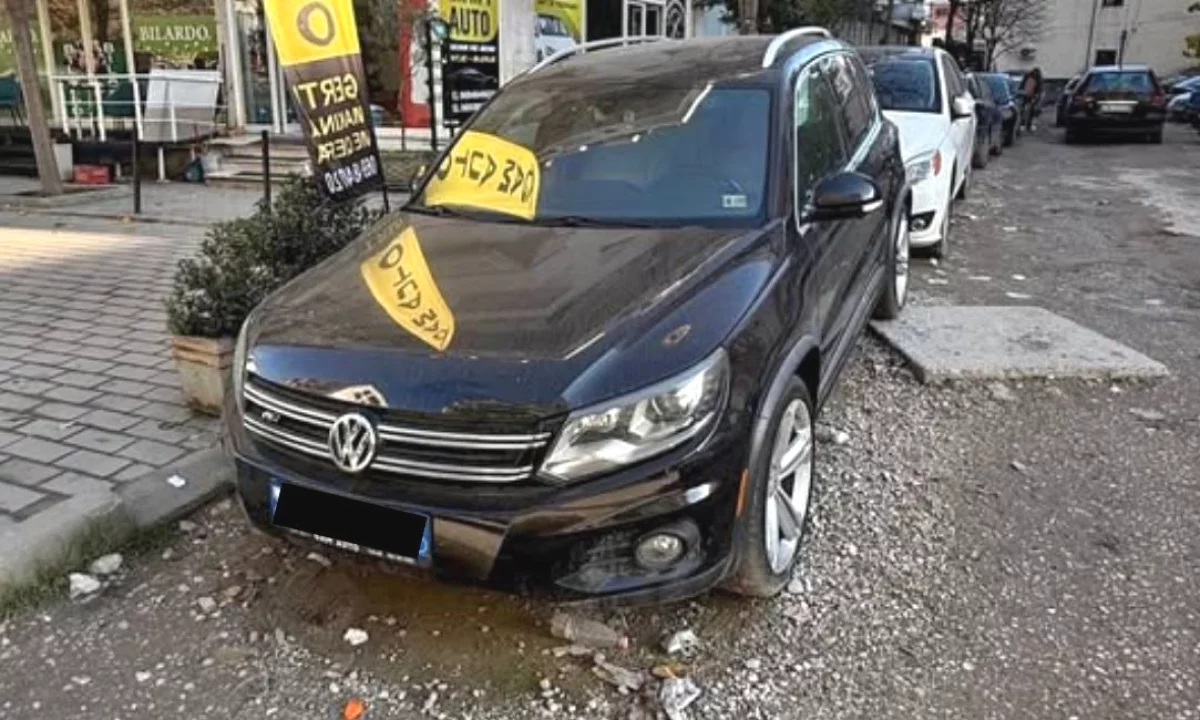 Makina ne shitje ne Tirane, Volkswagen, 2010 Benzine,Kambio Automatik Pagesa 9,000  Euro.