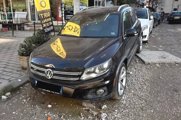 Makina ne shitje ne Tirane - 9,000 Euro