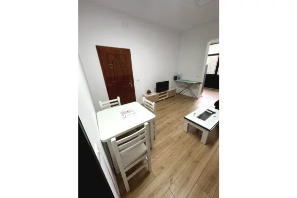 Shtepi me qera Shtepi Private ne Tirane, 1+1, Mobilimi E mobiluar, Pagesa 350  Euro.